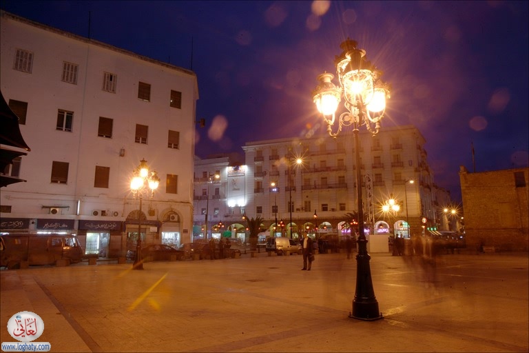 tunis-central-square-at-night